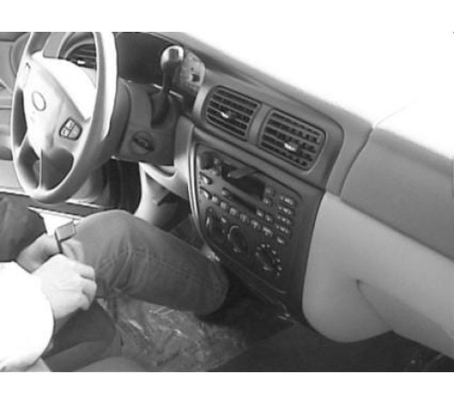 Proclip Ford Taurus 00-07 Center mount