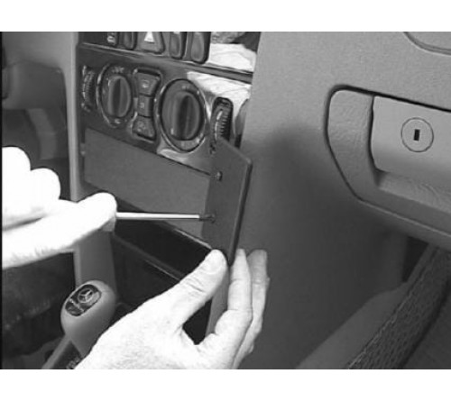 Proclip Mercedes Benz C serie 93-99 Angled mount