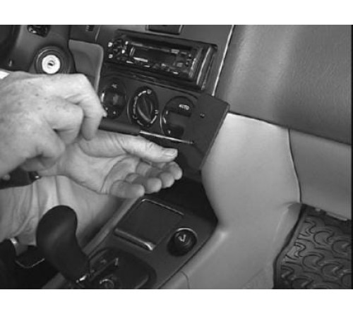 Proclip Nissan Primera 00-01 Angled mount-ONLY for P11U