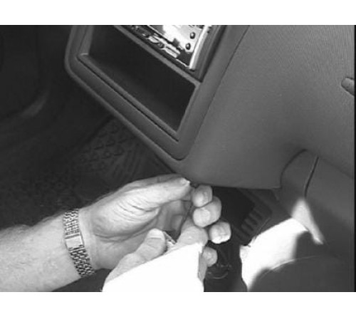 Proclip VW Polo 00-01 Angled mount-ONLY Base model