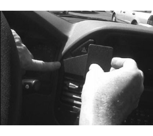 Proclip Mitsubishi Pajero 00-06 center mount