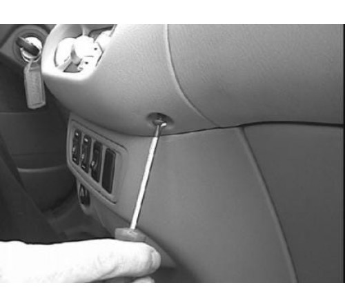 Proclip Nissan Almera Tino 01-03 Angled mount