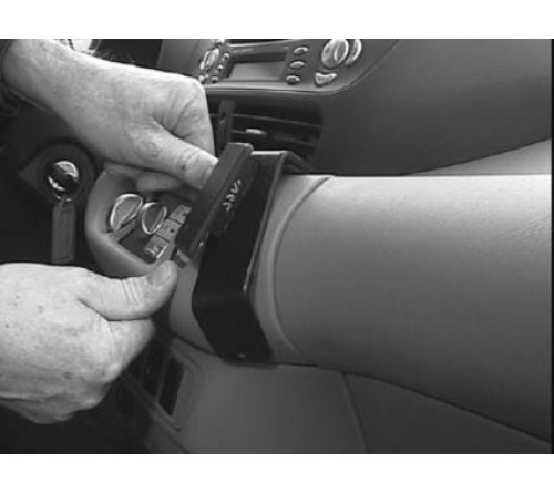 Proclip Nissan Almera Tino 01-03 Angled mount