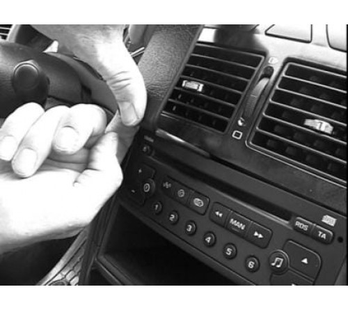 Proclip Peugeot 307 01-09  Center mount