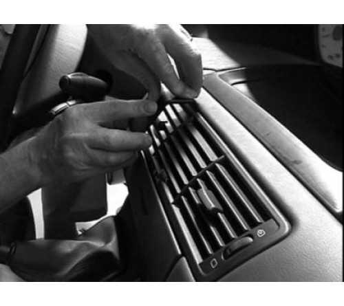 Proclip Citr.C8/Peu.807/Fiat Ulysse/Lan.Phedra 02-11 Center