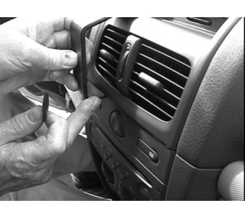 Proclip Renault Clio 02-05 Center mount