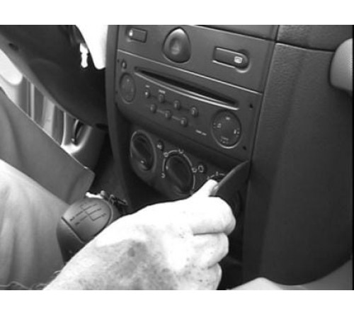 Proclip Renault Clio 02-05 Angled mount