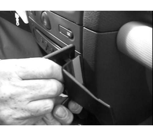 Proclip Renault Clio 02-05 Angled mount