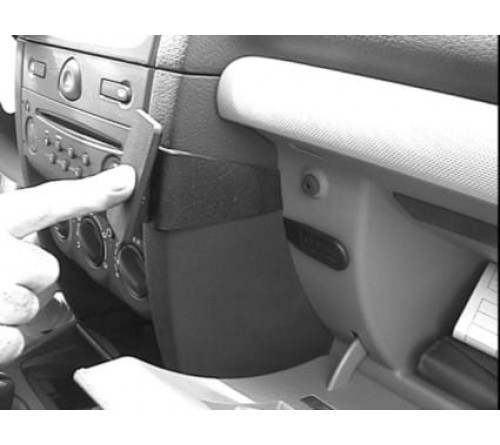 Proclip Renault Clio 02-05 Angled mount