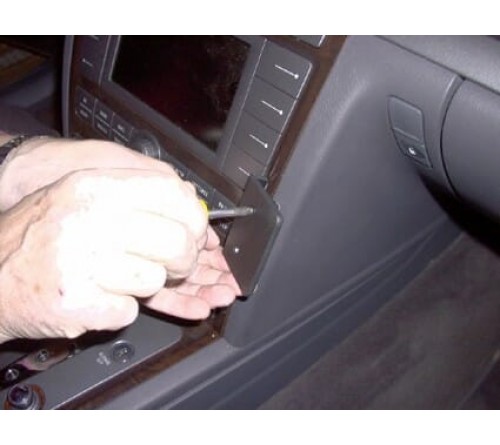 Proclip VW Phaeton 03-10 Angled mount