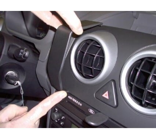 Proclip Ford Fusion 03-05 Center mount