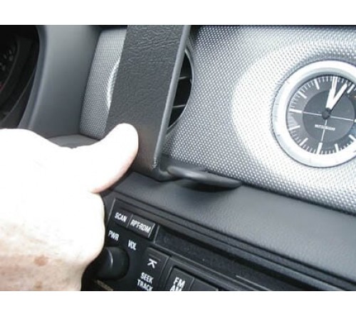 Proclip Mitsubishi Outlander 03-06 Center mount