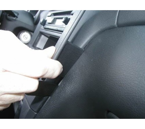 Proclip Mitsubishi Outlander 03-06 Angled mount