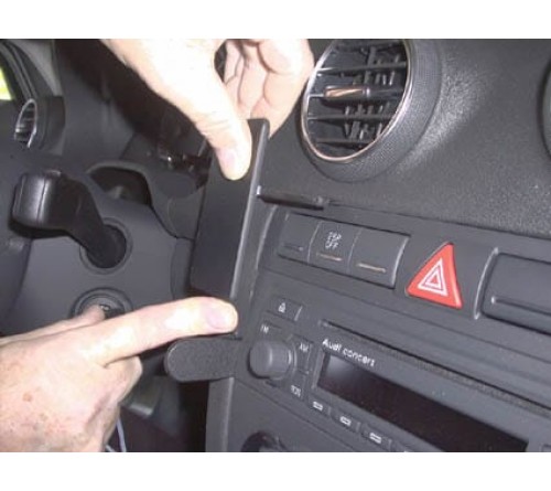 Proclip Audi A3 03-06 Center mount  low
