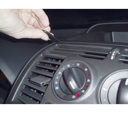 Proclip MB Vito 04- center NIET als extra klep op dashboard!
