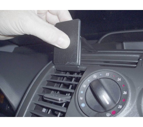 Proclip MB Vito 04- center NIET als extra klep op dashboard!