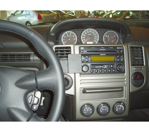 Proclip Nissan X-Trail 04-07 Center  NOT for car with navi.