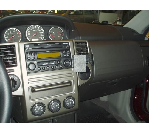 Proclip Nissan X-Trail 04-07 Angled  NOT for car with navi.