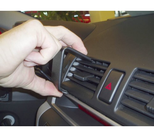 Proclip Mazda 3 04-09 Center mount