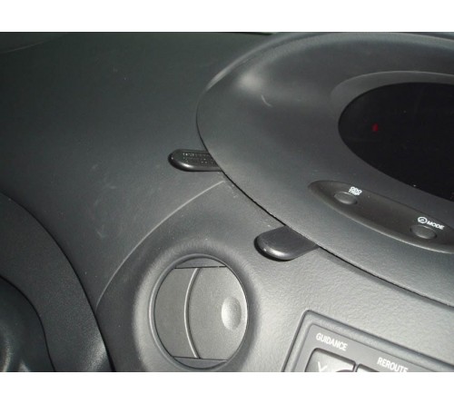 Proclip Toyota Yaris 03-05 Center mount