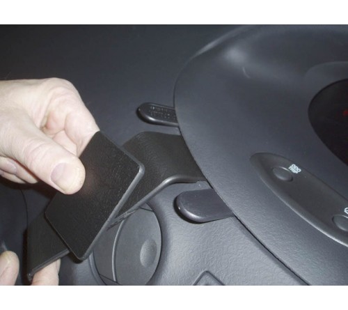 Proclip Toyota Yaris 03-05 Center mount