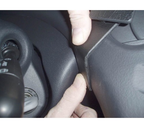 Proclip Toyota Yaris 03-05 Center mount