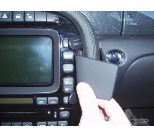 Proclip Jaguar XJ 03-09 Angled mount