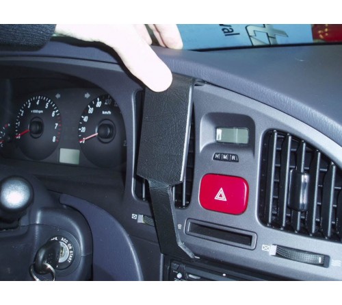 Proclip Hyundai Elantra 04-06 Center mount