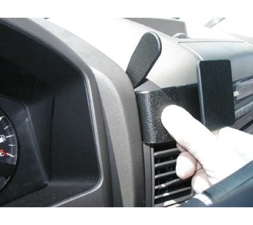 Proclip Infiniti QX56 04-07 Center mount