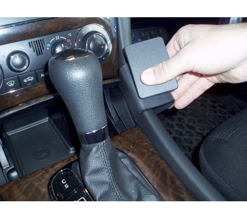 Proclip MB C-class 00-06/ CLC 09-11 Angled mount  Low