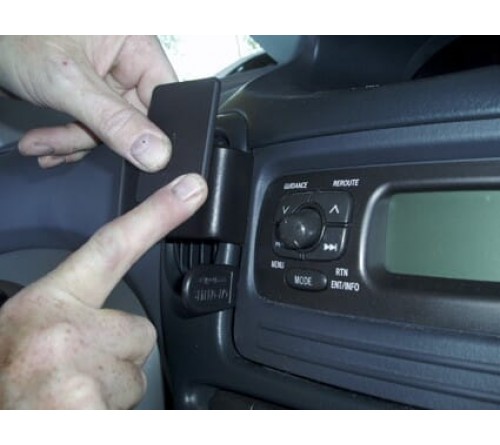 Proclip Toyota Yaris Verso 99-05 Center mount