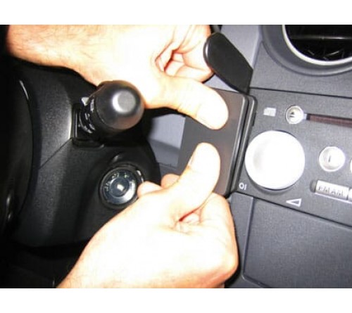 Proclip Mitsubishi Colt 05-08 Center mount