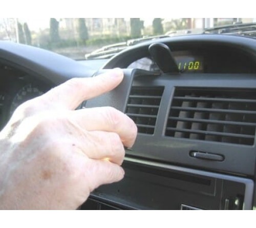 Proclip Kia Cerato 05-09 Center mount