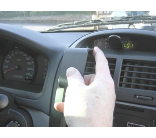 Proclip Kia Cerato 05-09 Center mount