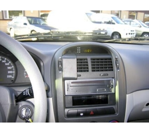 Proclip Kia Cerato 05-09 Center mount