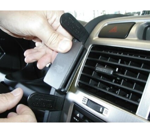 Proclip Kia Sportage 05-10 Center mount