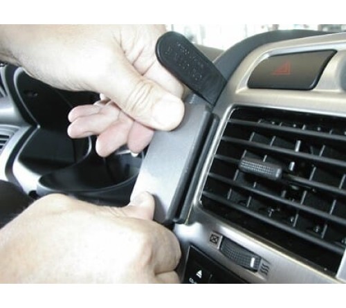 Proclip Kia Sportage 05-10 Center mount