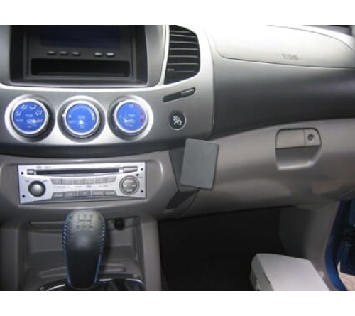 Proclip Mitsubishi L200 06-09 Angled mount