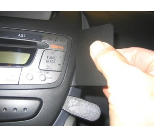 Proclip Peugeot 107/Citroen C1/Toyota AYGO 06-14 Angled