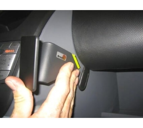 Proclip Peugeot 107/Citroen C1/Toyota AYGO 06-14 Angled