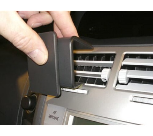 Proclip Toyota Yaris 06-11 Center mount