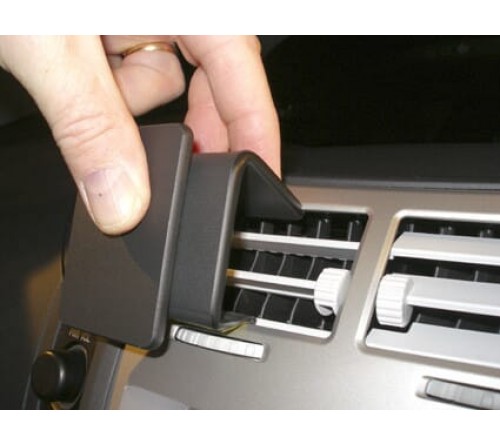 Proclip Toyota Yaris 06-11 Center mount