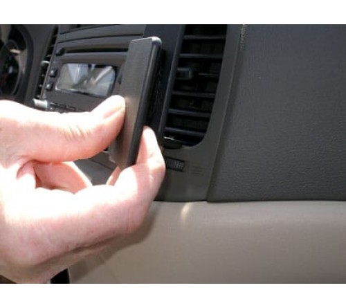 Proclip Hyundai Accent 06-11 Center mount