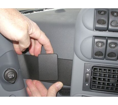 Proclip Iveco Stralis 01-12 Center mount NOT for Day Cab.