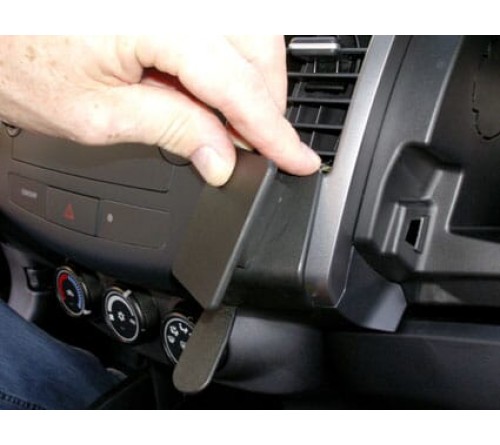 Proclip Mit.Outlander/Peu.4007/Citr.C-Crosser 07-13 Angled