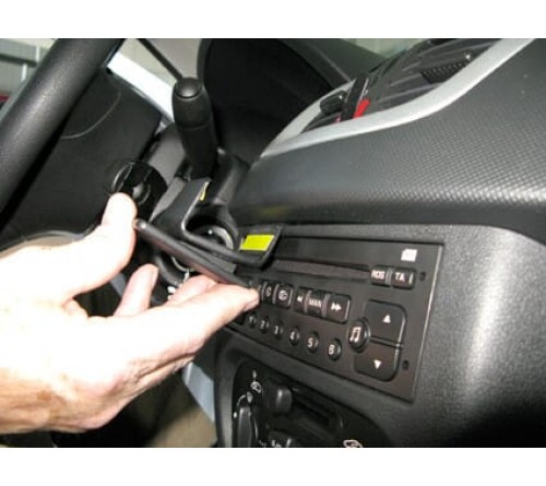 Proclip Peugeot 206+ 09-13 Center mount