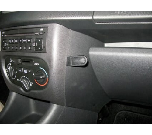 Proclip Peugeot 206+ 09-13 Angled mount