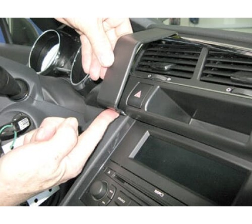 Proclip Peugeot 3008 09-16 Center mount