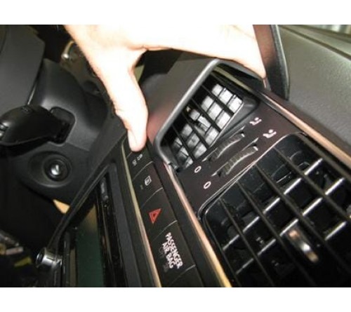 Proclip Volkswagen Polo 10-17 Center mount