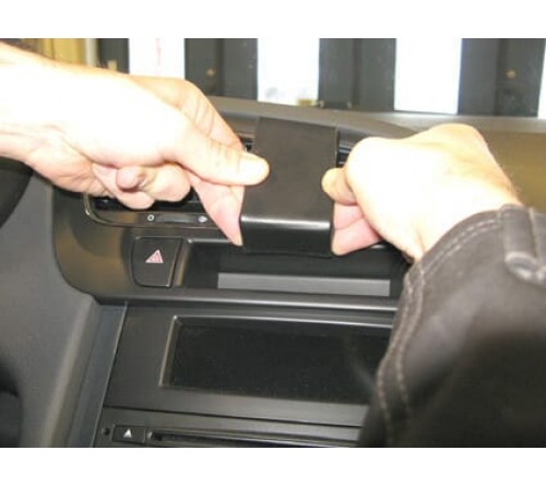 Proclip Peugeot 5008 10-17 Center mount